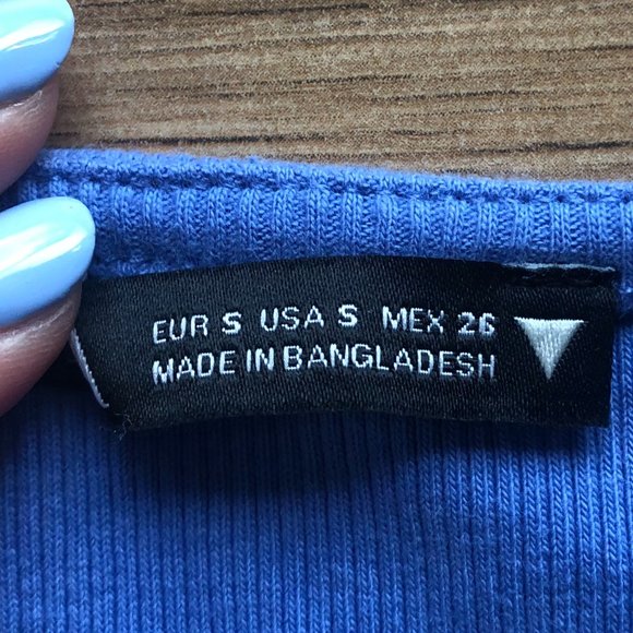 Ribbed Ruched Crop Top - Picture 2 of 2